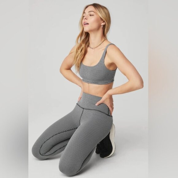 Alo Yoga Micro Houndstooth Bra | Gray Black | Medium - Picture 1 of 8